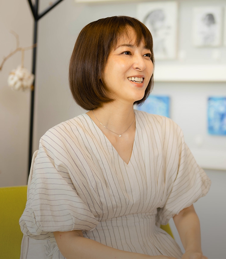 穴井夕子「自分が得意なところで、いつも、どこからでも楽しい発信をしていきたい」｜with PEOPLE 縁ある人たち｜koji note[三和酒類株式会社]