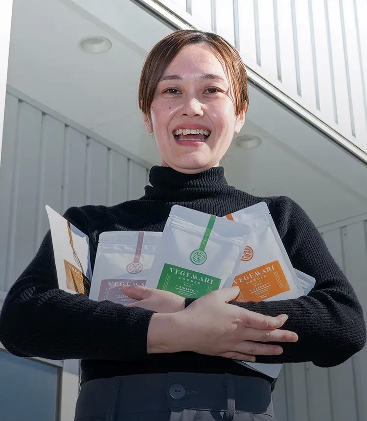 應和春香「スーパーの生野菜の隣で「パウダー野菜」を売り、野菜全体の価値を高めたい」｜with PEOPLE 縁ある人たち｜koji note[三和酒類株式会社]