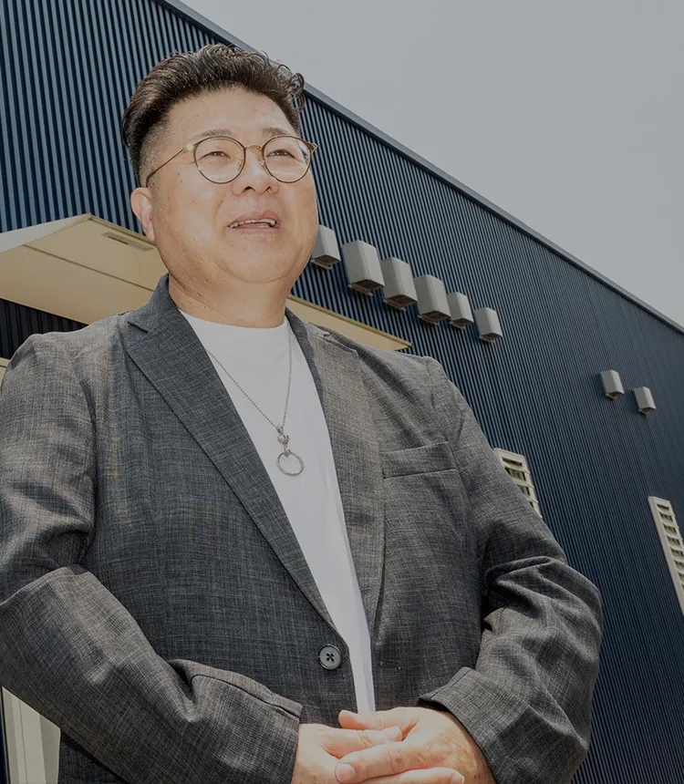 宇佐ジビエファクトリー／安心院ソーセージ／日本ジビエアカデミー他 CEO 山末成司「害獣とみなされるシカやイノシシも大切な命。美味しくいただくことが環境問題の解決につながる」｜with PEOPLE 縁ある人たち｜koji note[三和酒類株式会社]