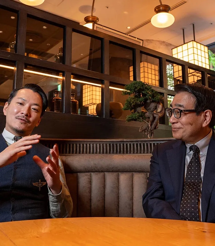 バーテンダー／SG Groupファウンダー 後閑信吾 × 三和酒類 顧問 下田雅彦「本格焼酎は『止まることなく進化を続ける伝統』」」｜think KOJI 麹文化と発酵｜koji note[三和酒類株式会社]