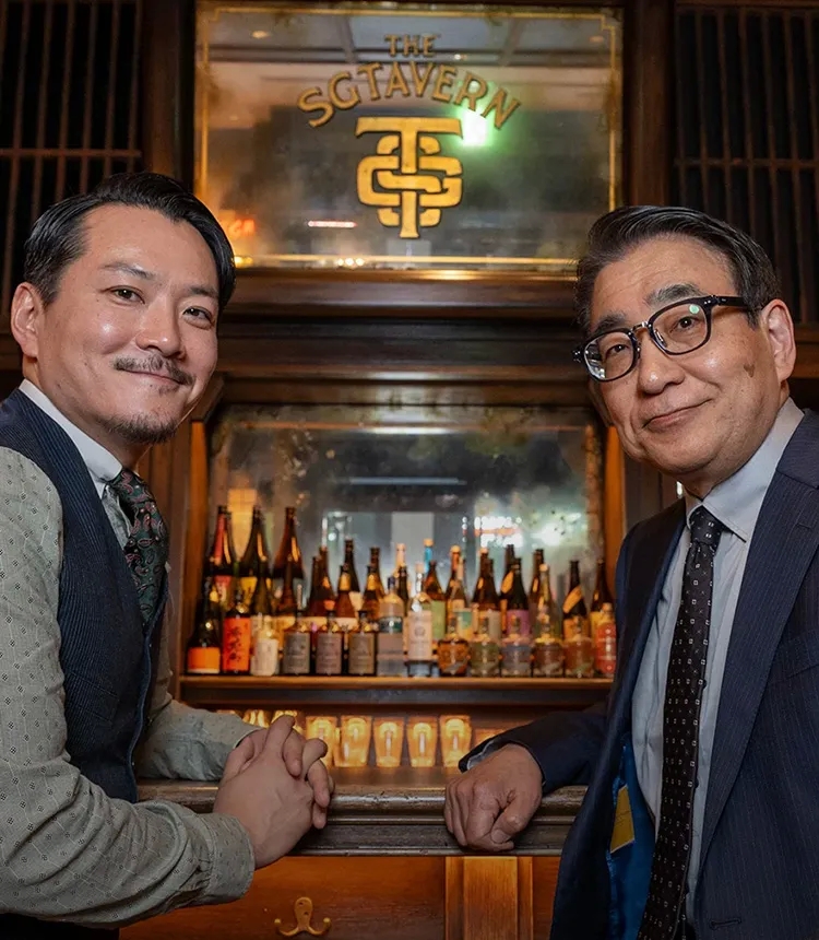 バーテンダー／SG Groupファウンダー 後閑信吾 × 三和酒類 顧問 下田雅彦「バーシーンから本格焼酎を世界へ広げる」｜think KOJI 麹文化と発酵｜koji note[三和酒類株式会社]