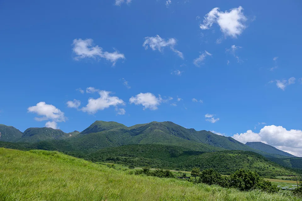 久住高原から望むくじゅう連山