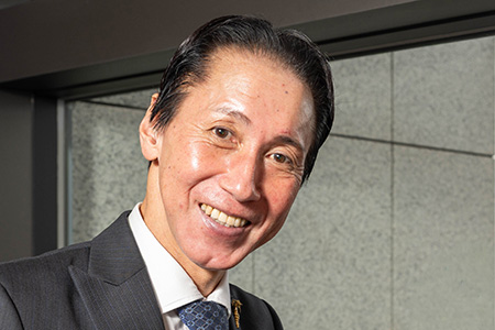 レストラン「一味真（いちみしん）」総支配人の小川貞夫（おがわ・さだお）さん