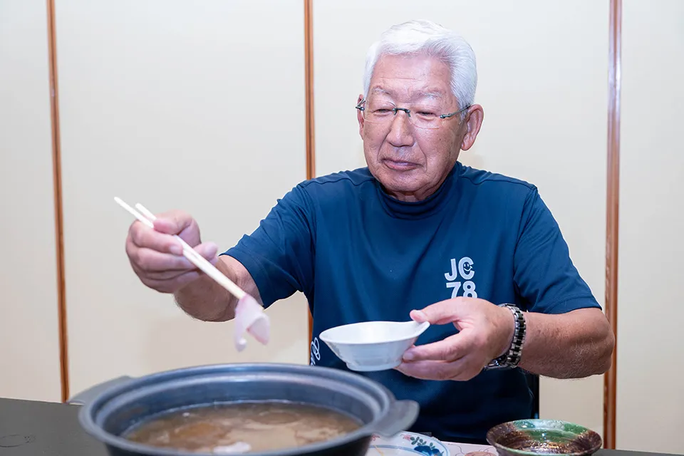 かぼすブリをかぼすのポン酢でいただくしゃぶしゃぶは絶品（臼杵市「割烹みつご」にて）